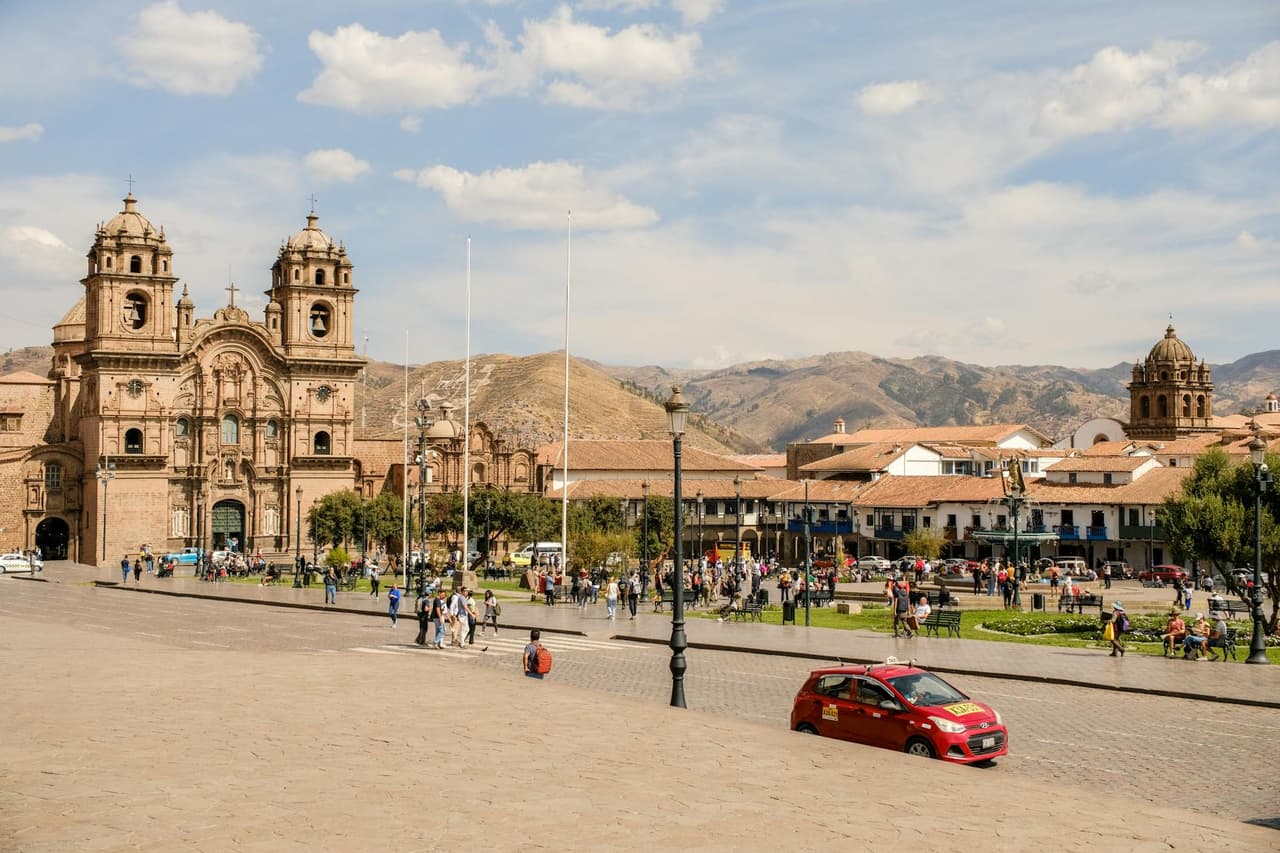Cathedral & Plaza de Armas Walking Tour - Unknown City